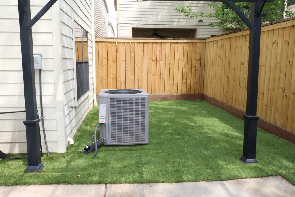 1046 W 25th Street - Photo 22
