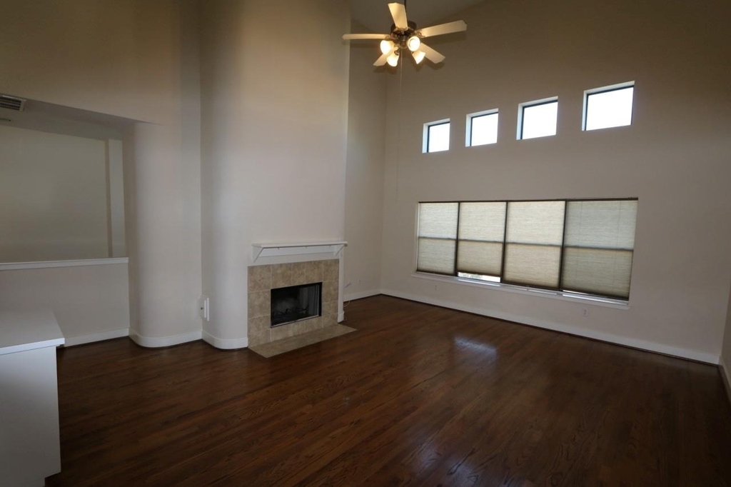 1046 W 25th Street - Photo 5