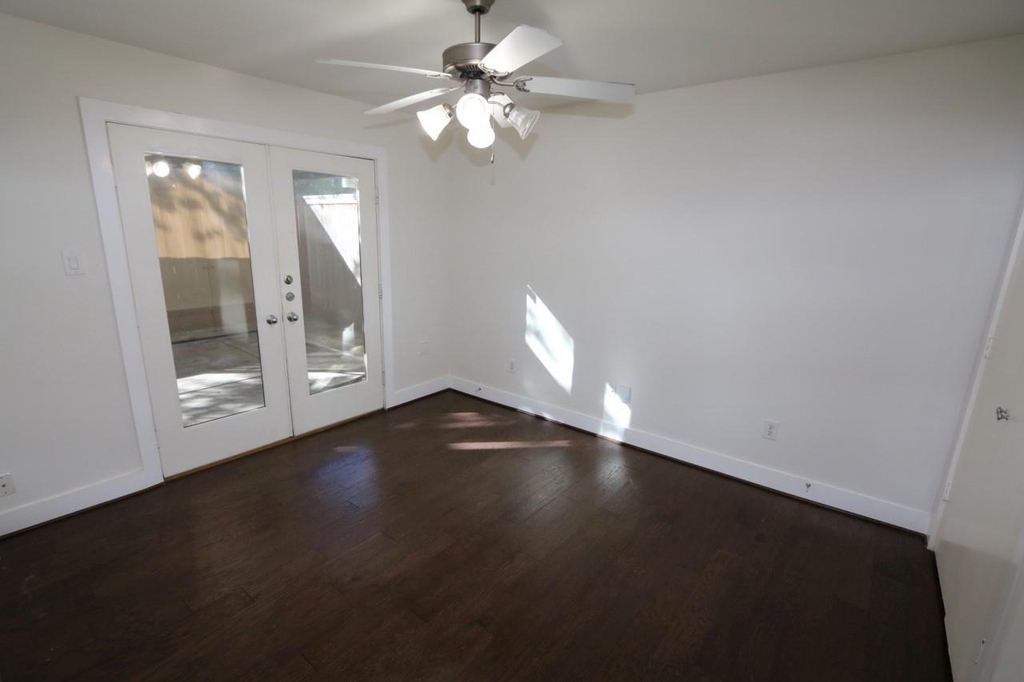 1046 W 25th Street - Photo 1