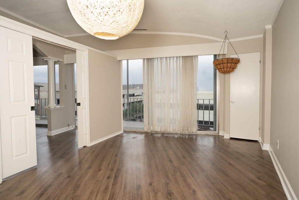 823 S Water Street - Photo 2