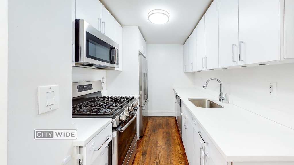 400 East 89th Street - Photo 3