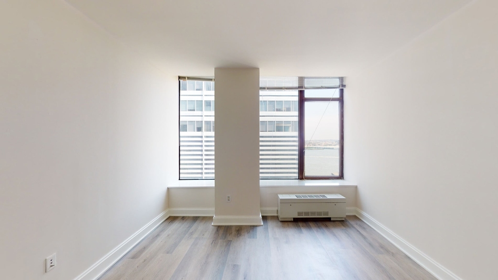 10 Hanover Square - Photo 3