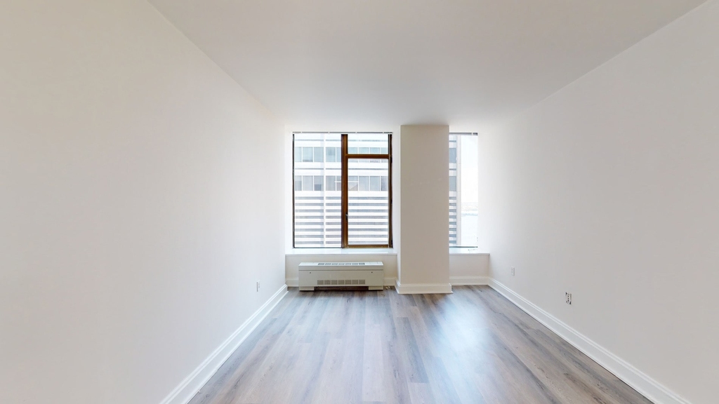 10 Hanover Square - Photo 2