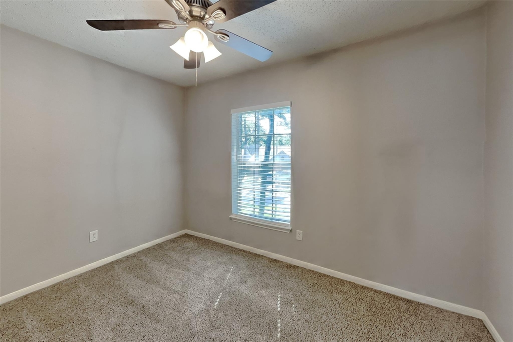 9322 Wandsworth Drive - Photo 13