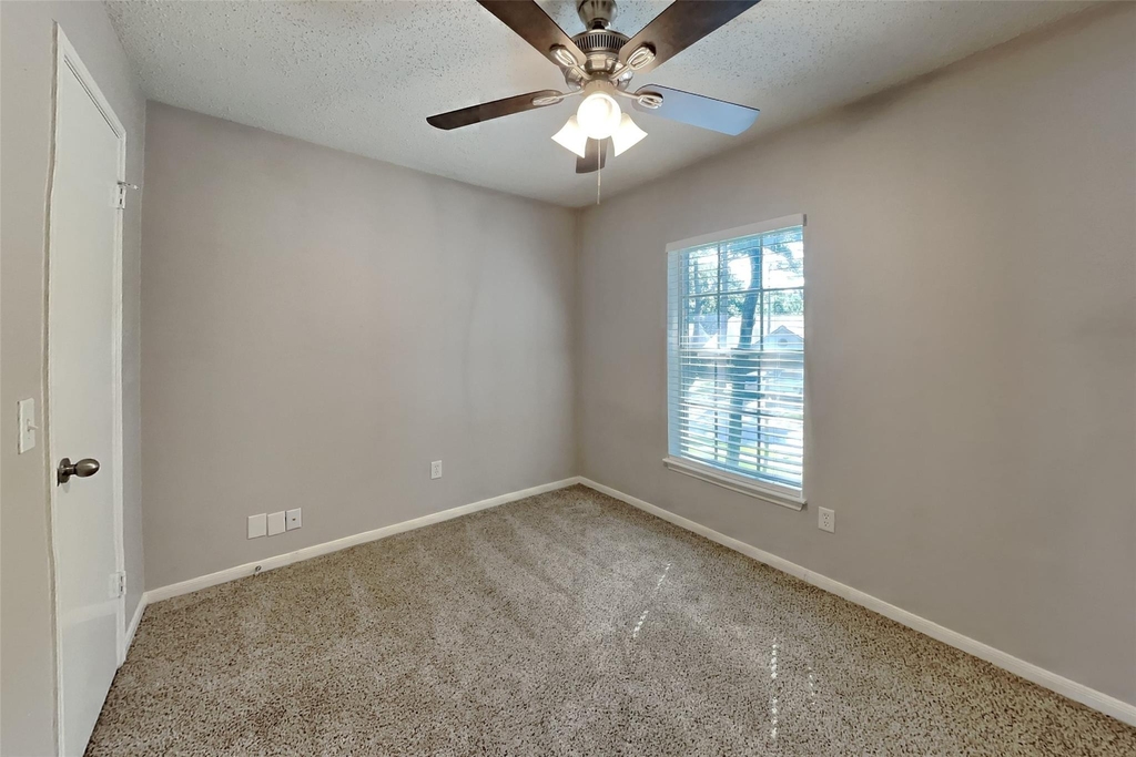 9322 Wandsworth Drive - Photo 12