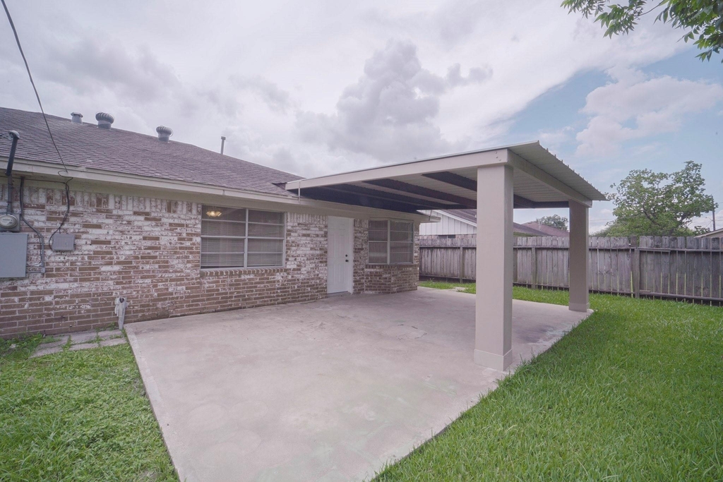 9811 Mango Street - Photo 28