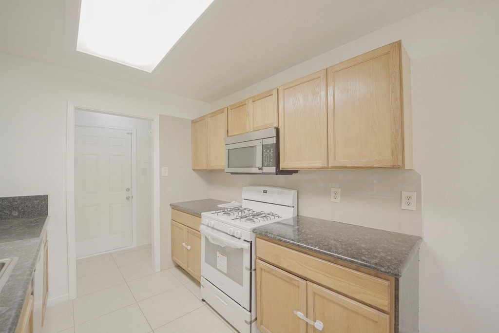 9811 Mango Street - Photo 11