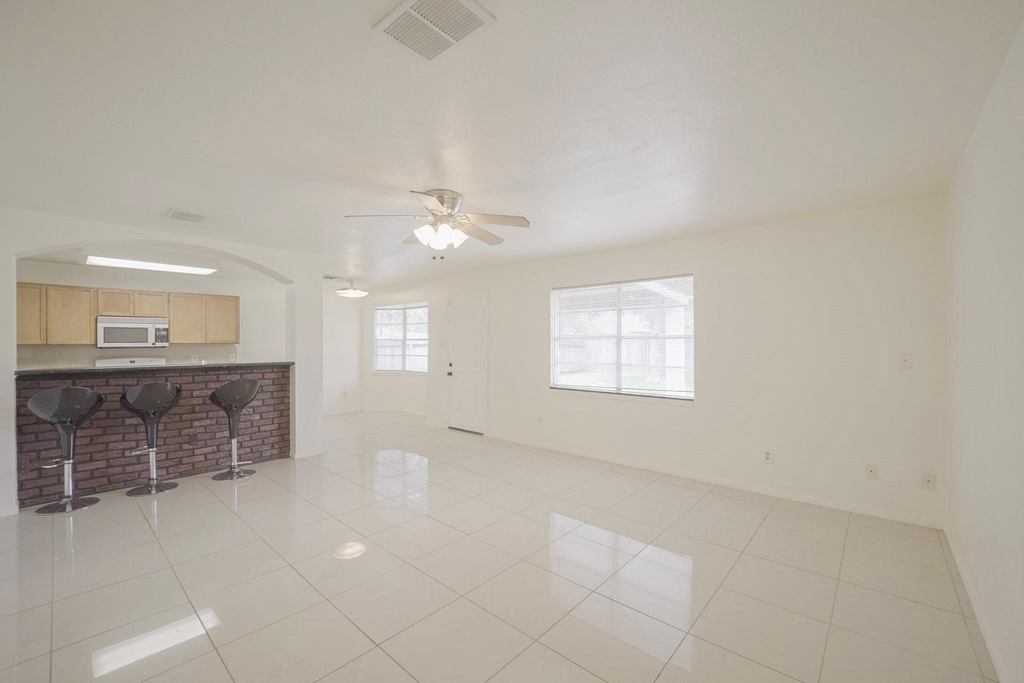 9811 Mango Street - Photo 7