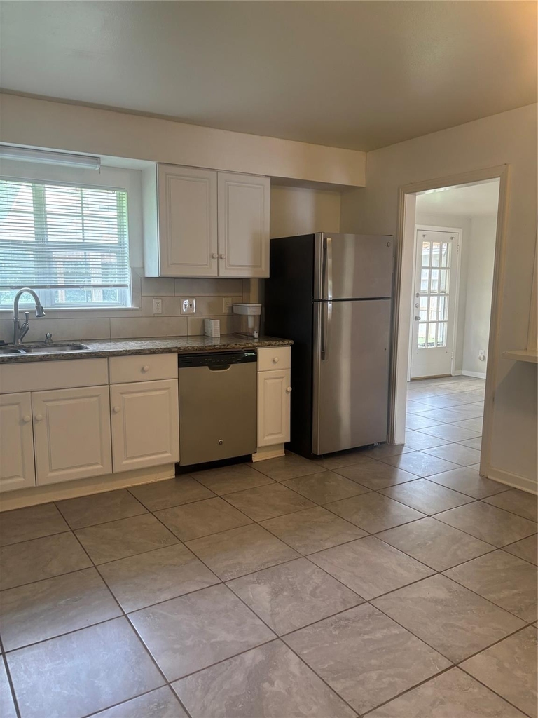 4713 Saxon Street - Photo 8