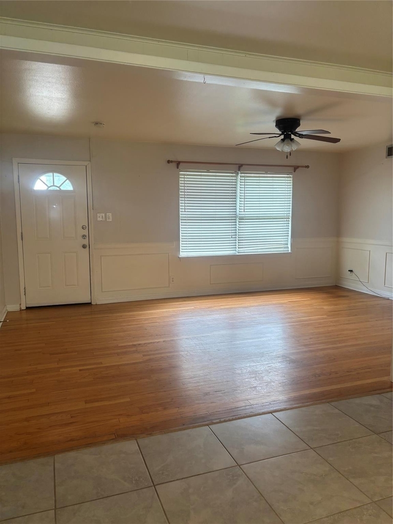 4713 Saxon Street - Photo 2