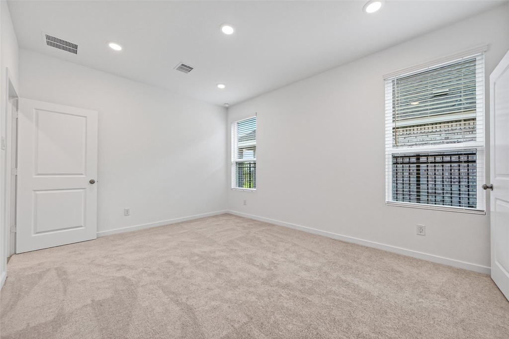 27435 Sunterra Village Dr - Photo 20