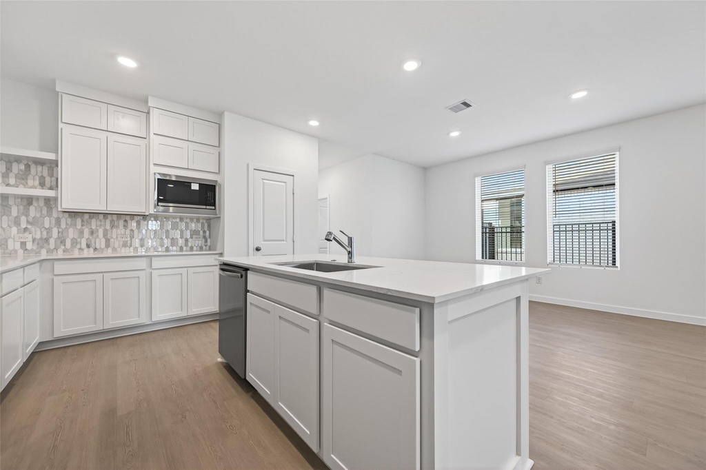27435 Sunterra Village Dr - Photo 10