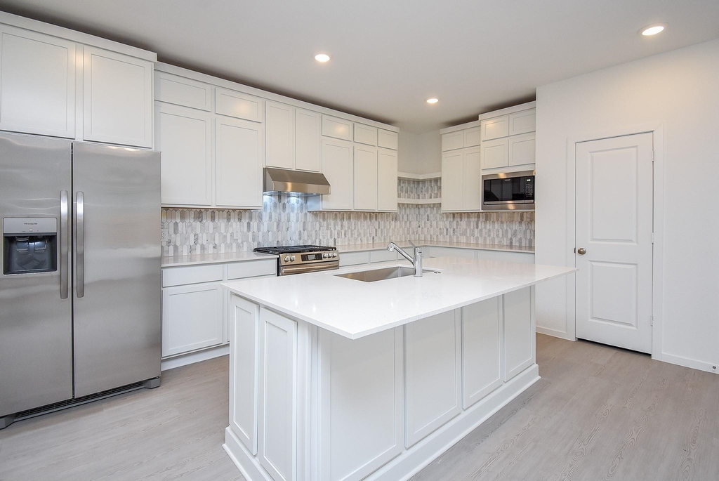 27435 Sunterra Village Dr - Photo 2