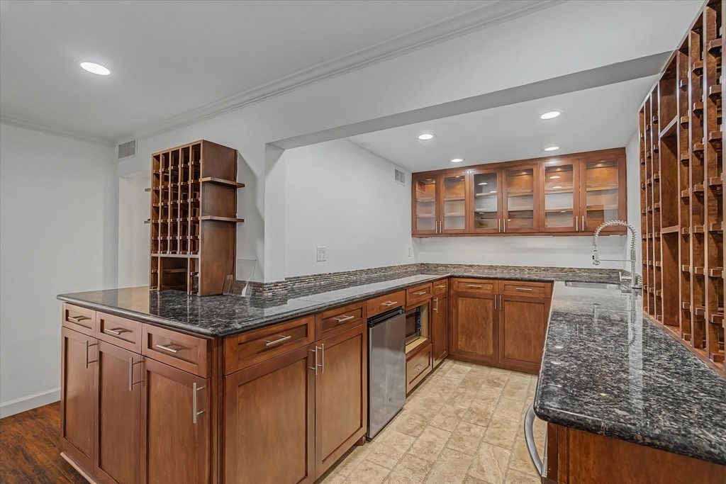 7575 Katy Freeway - Photo 12