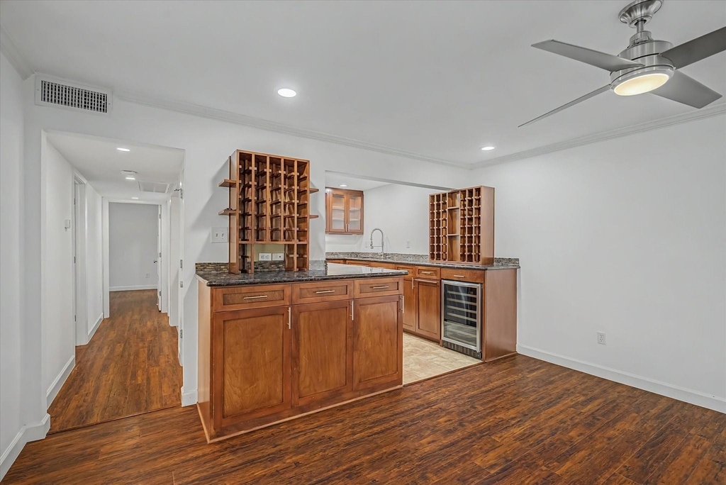 7575 Katy Freeway - Photo 11