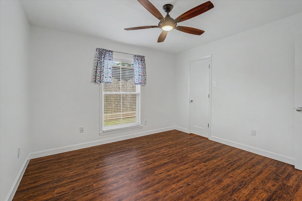 7575 Katy Freeway - Photo 37