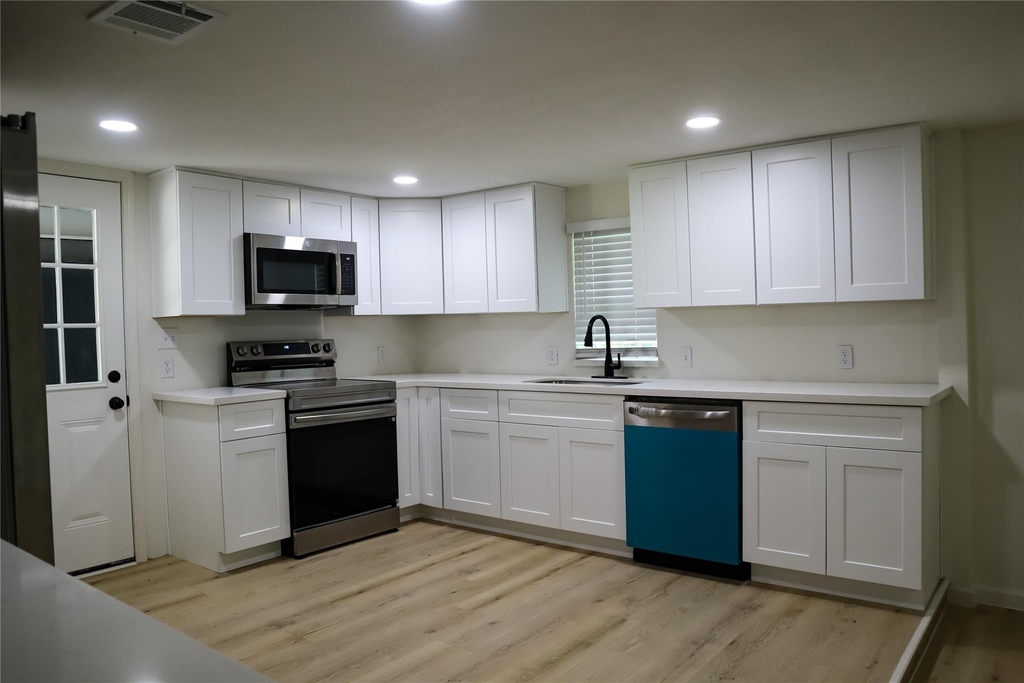 621 North Street - Photo 8