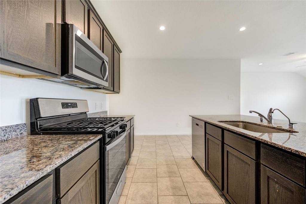 7547 Cattle Walker Court - Photo 4