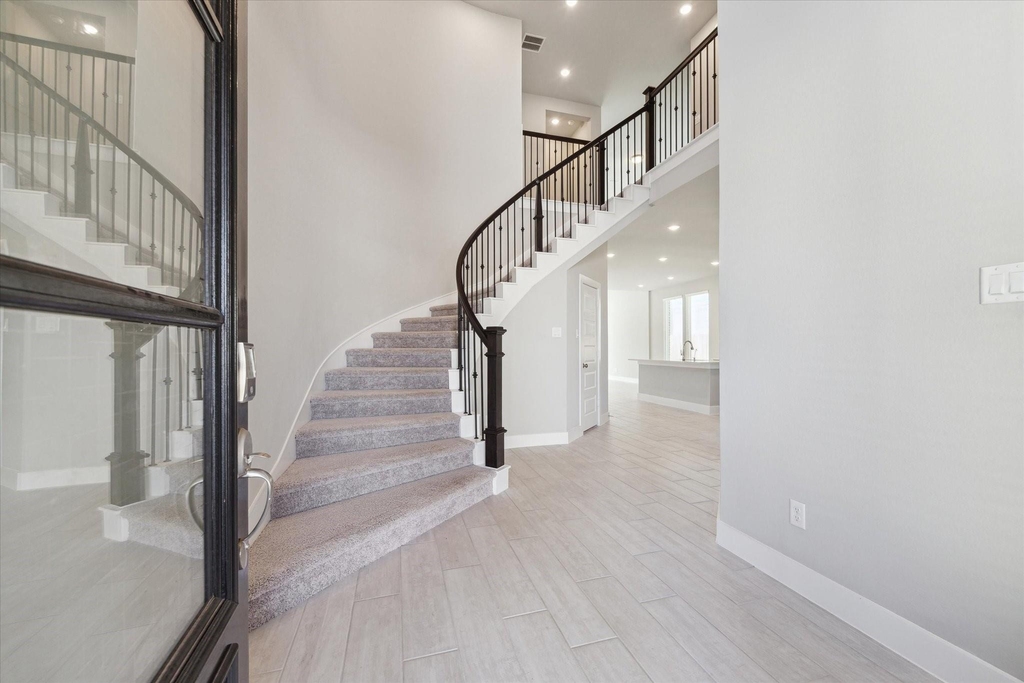 127 Nightshade St - Photo 2