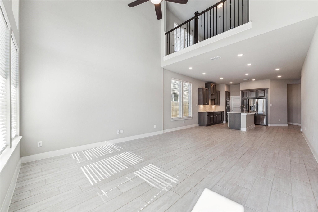 127 Nightshade St - Photo 4