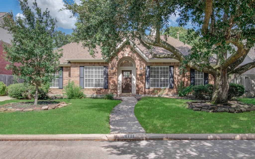 1711 Stone Meadows Lane - Photo 0