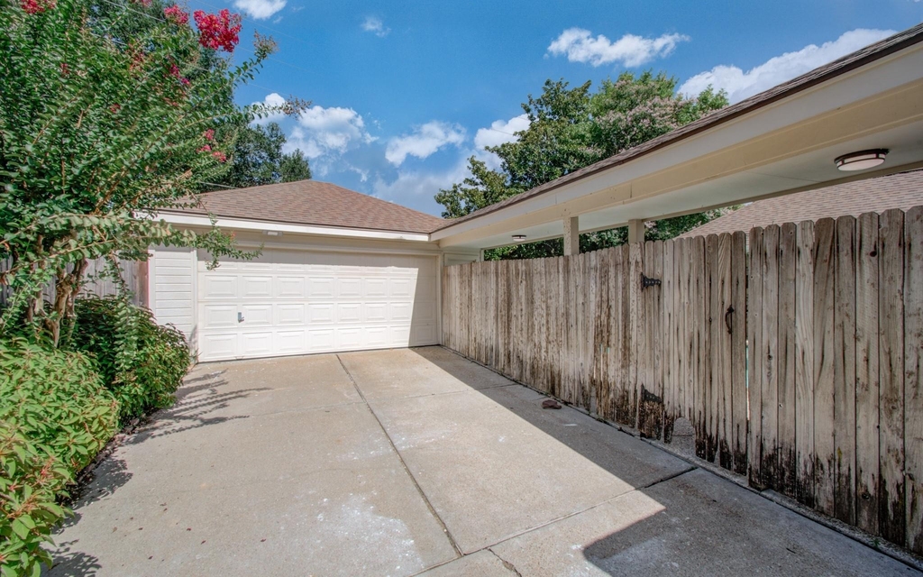 1711 Stone Meadows Lane - Photo 1