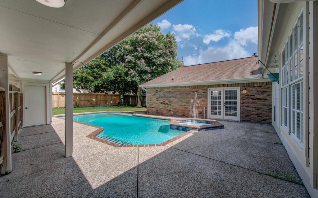1711 Stone Meadows Lane - Photo 2