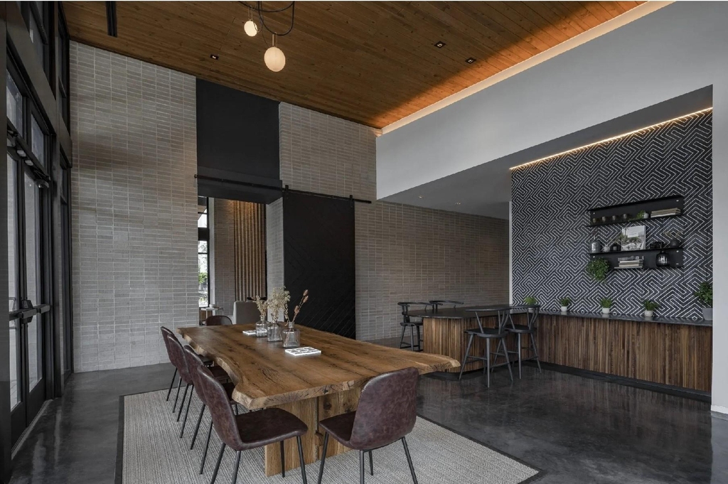 10421 Deerwood Road - Photo 14