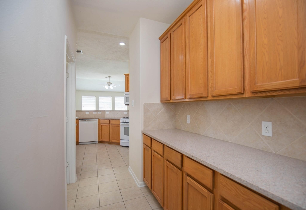 835 Aqua Vista - Photo 22