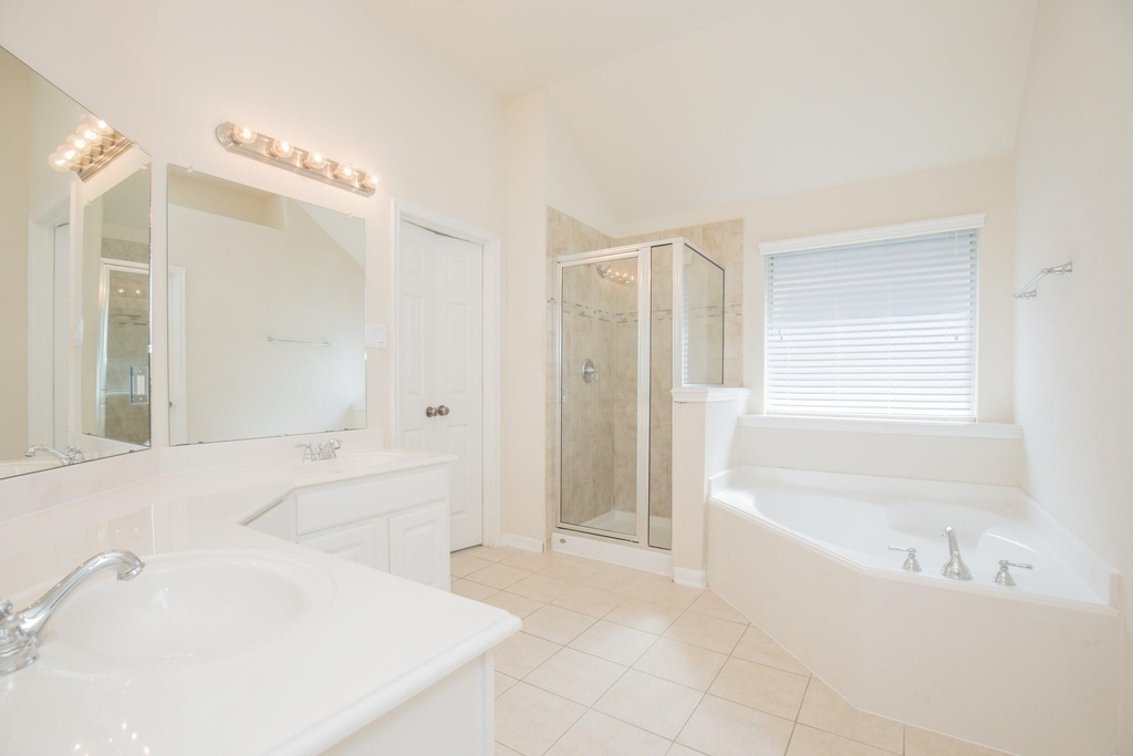 835 Aqua Vista - Photo 9
