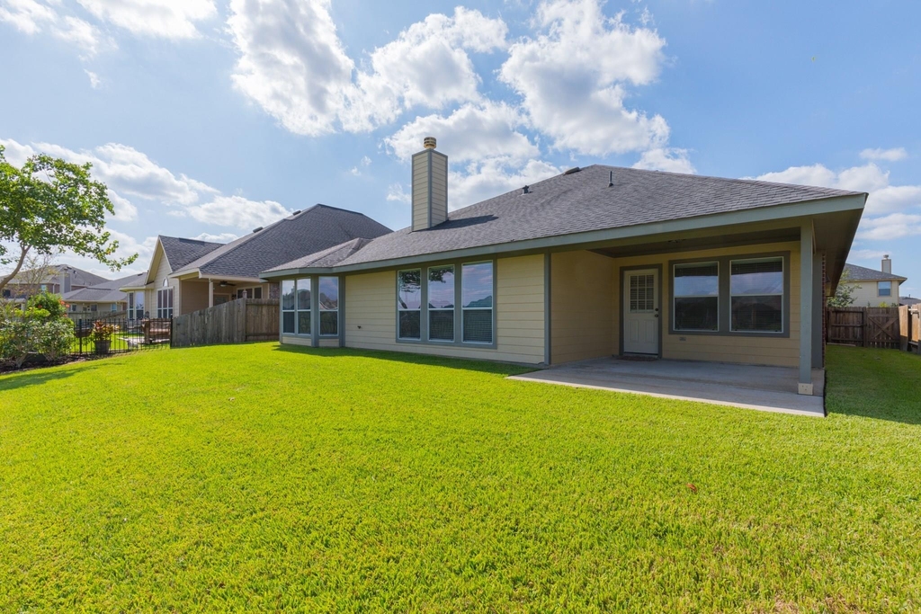 835 Aqua Vista - Photo 2