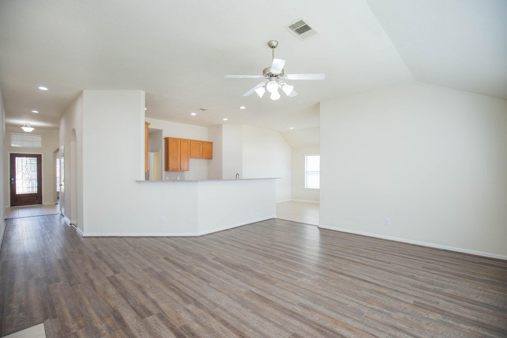 835 Aqua Vista - Photo 17
