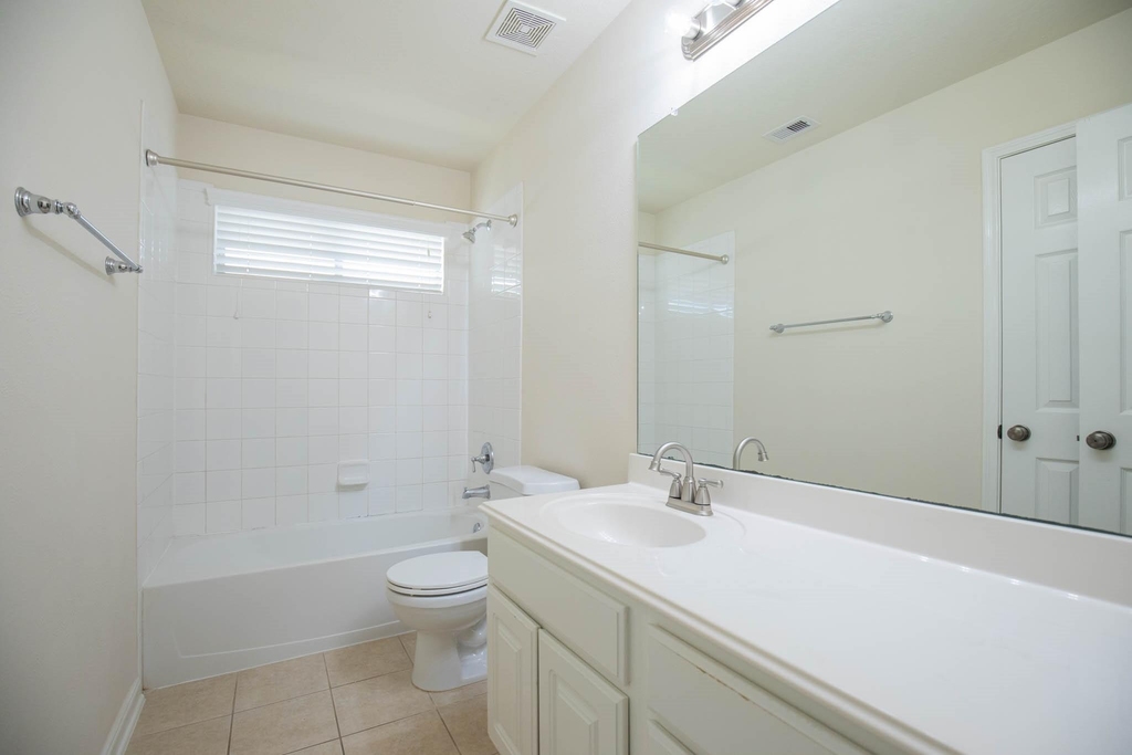 835 Aqua Vista - Photo 32