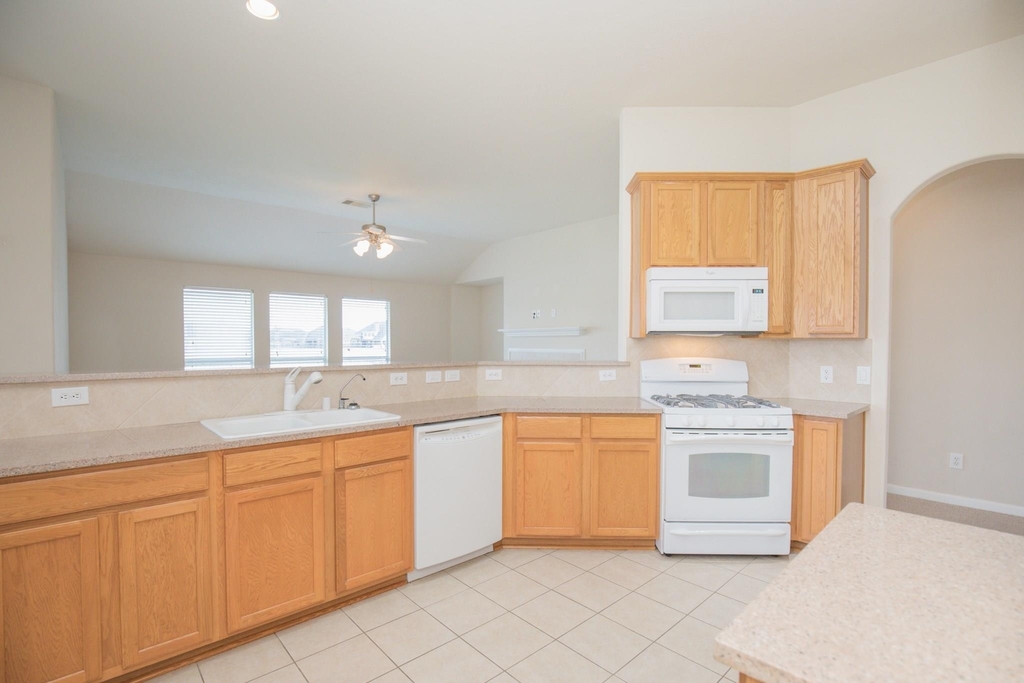 835 Aqua Vista - Photo 20