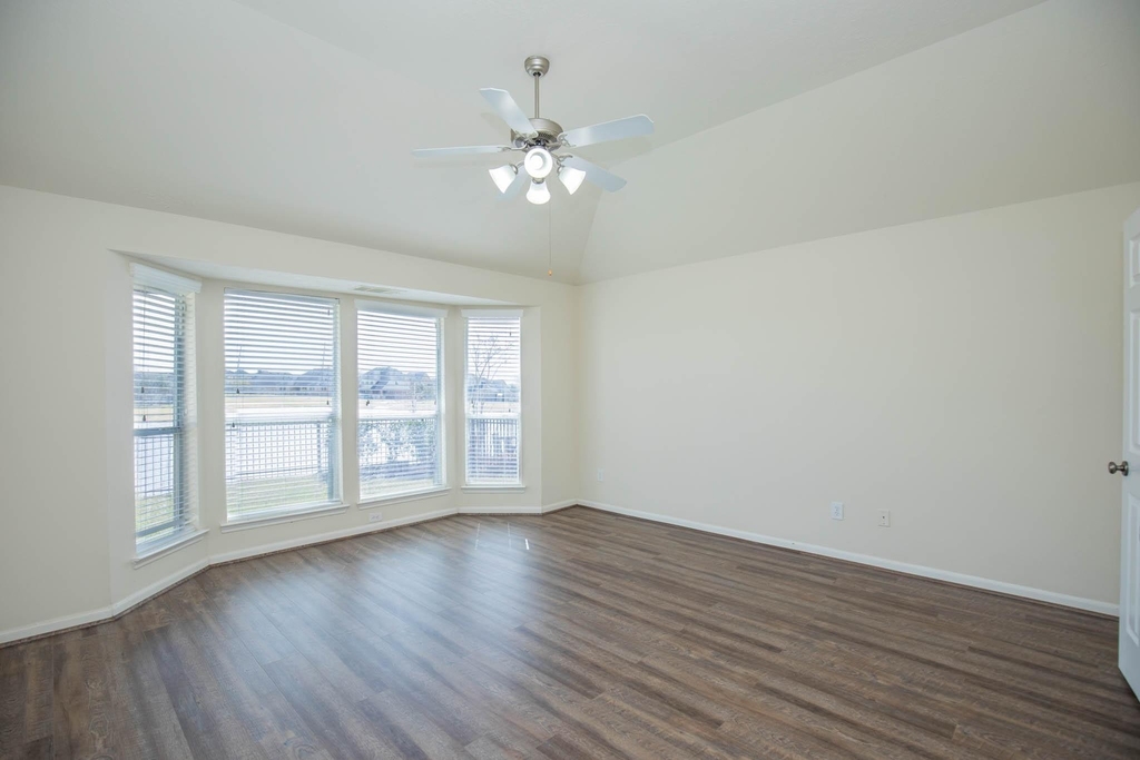 835 Aqua Vista - Photo 24