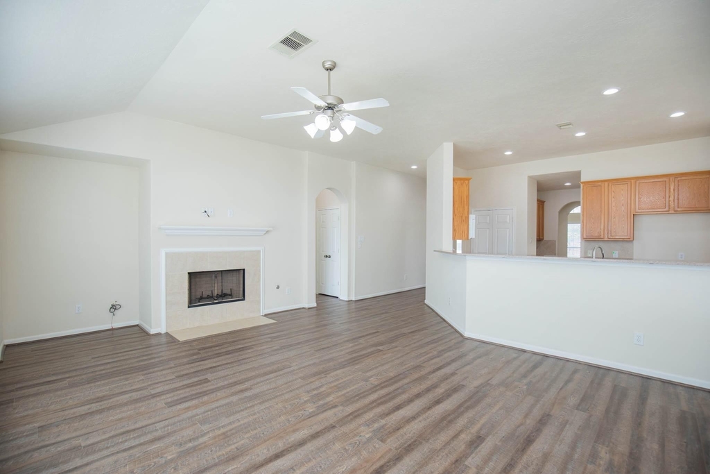 835 Aqua Vista - Photo 16