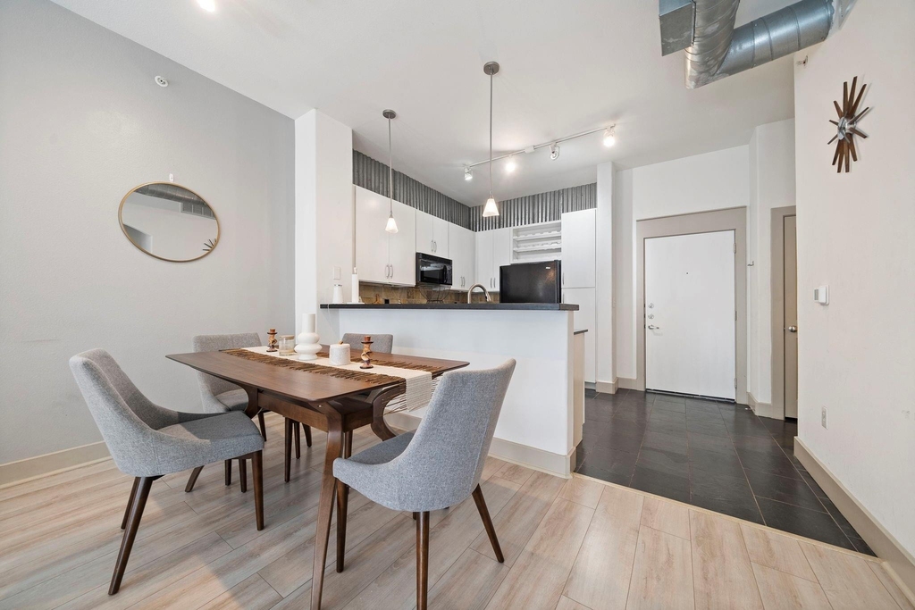 1901 Post Oak Boulevard - Photo 6