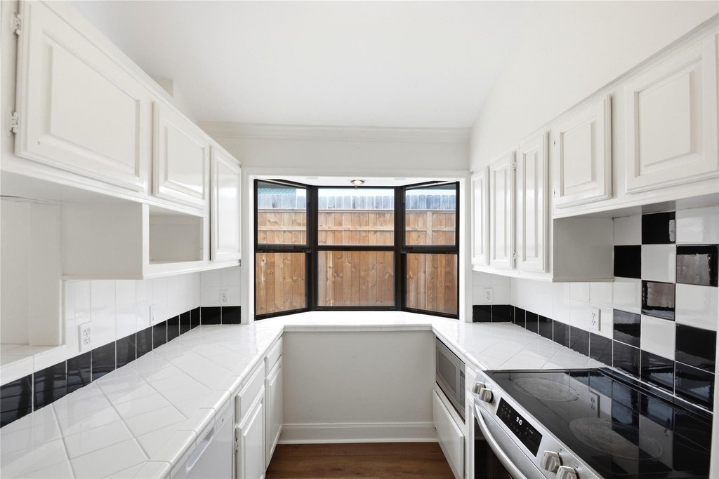 2501 Driscoll Street - Photo 11