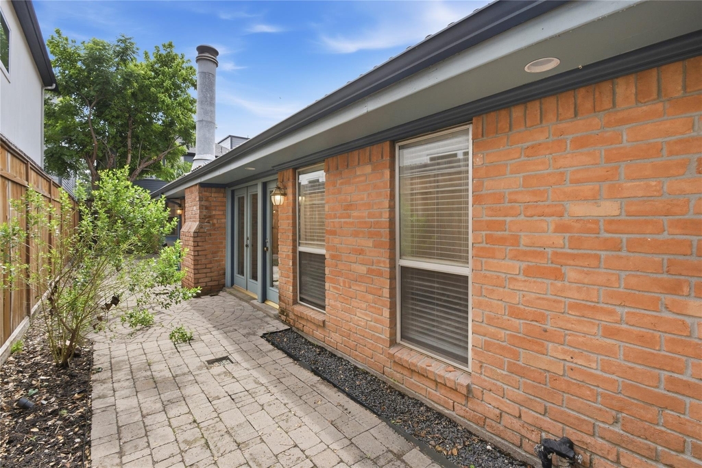 2501 Driscoll Street - Photo 22