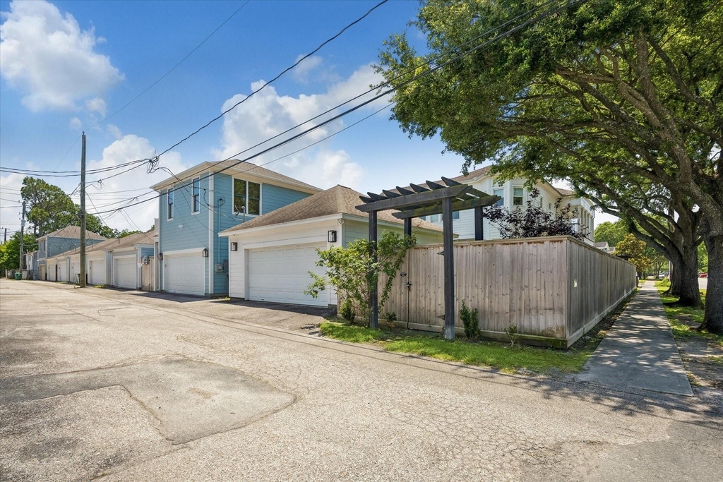 345 W 16th Street - Photo 24