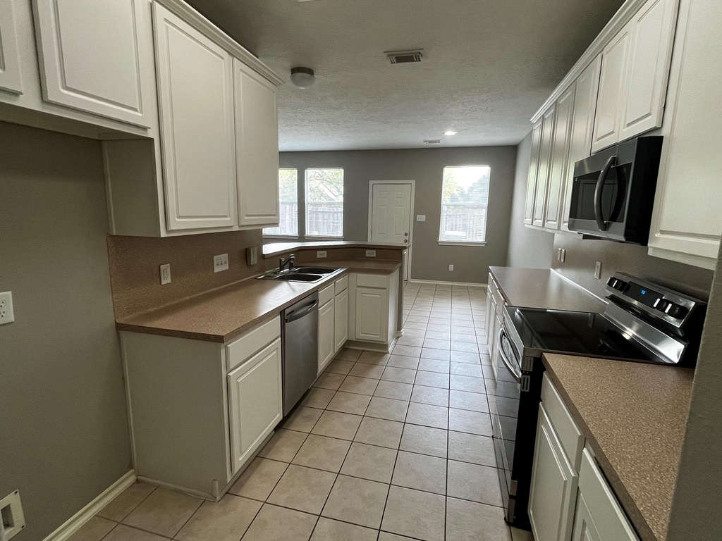 17234 Oakwood Chase Drive - Photo 4