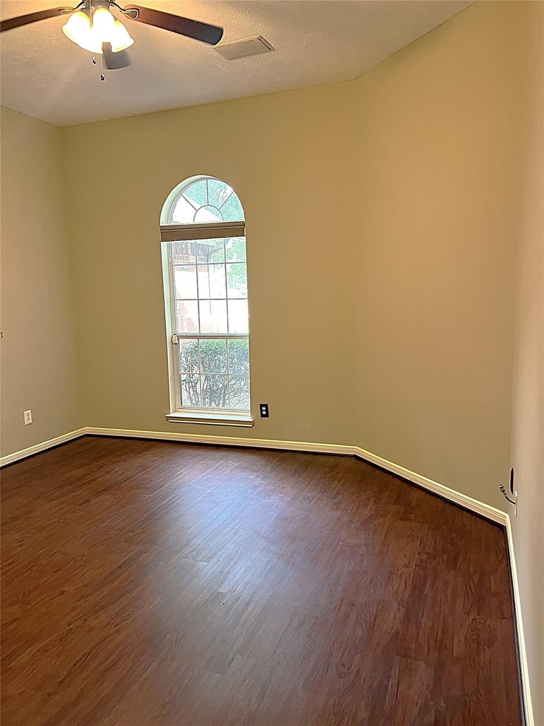 18718 Walden Forest Drive - Photo 5