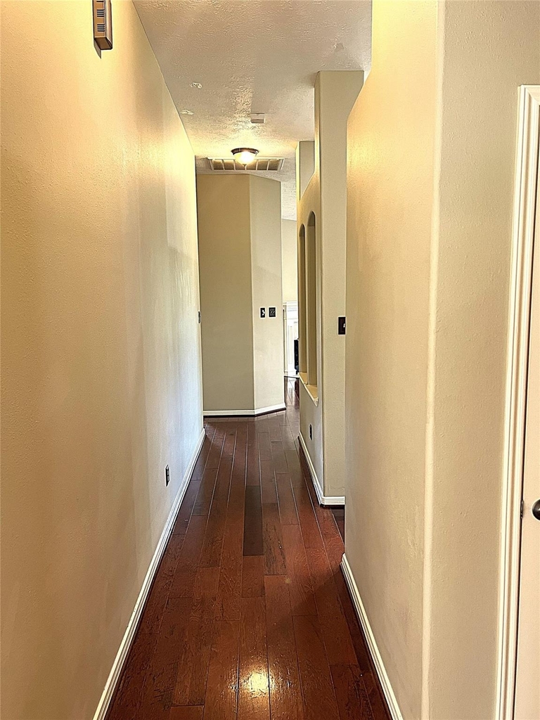 18718 Walden Forest Drive - Photo 3