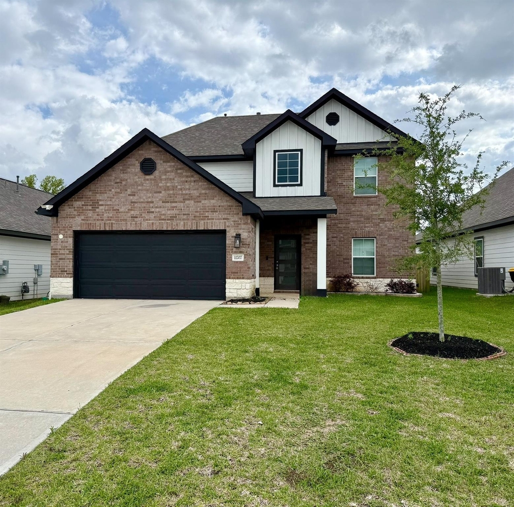 11707 Eclipse Drive - Photo 0