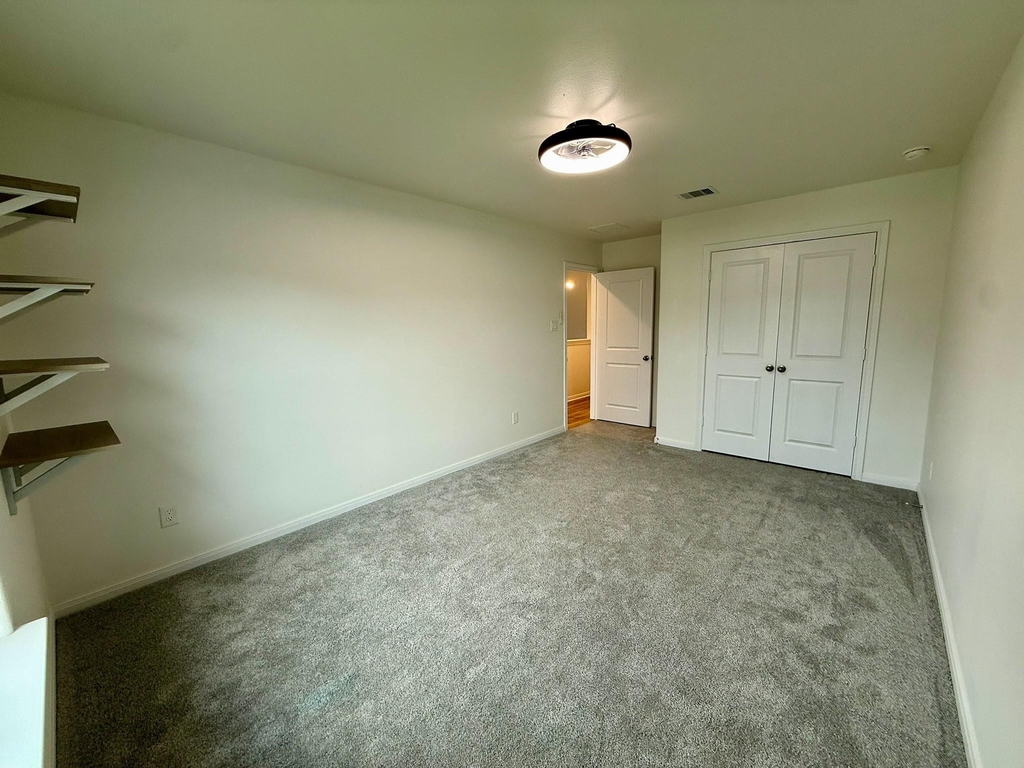 11707 Eclipse Drive - Photo 36