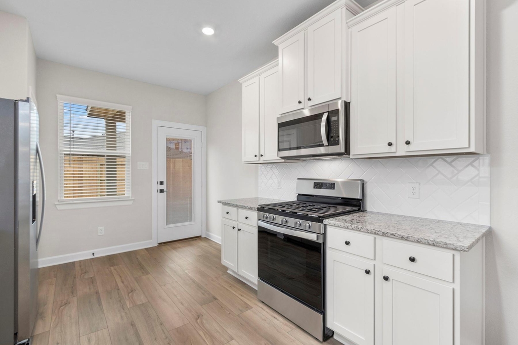 1026 Whispering Winds Drive - Photo 5