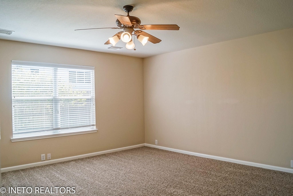 2819 Foster Hill Drive - Photo 15