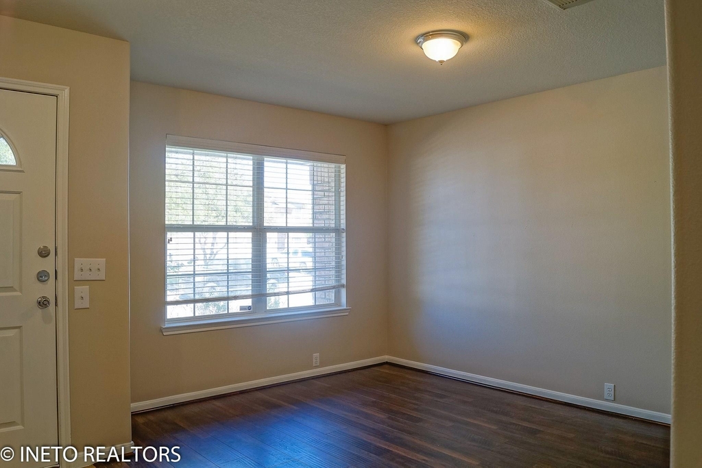 2819 Foster Hill Drive - Photo 5