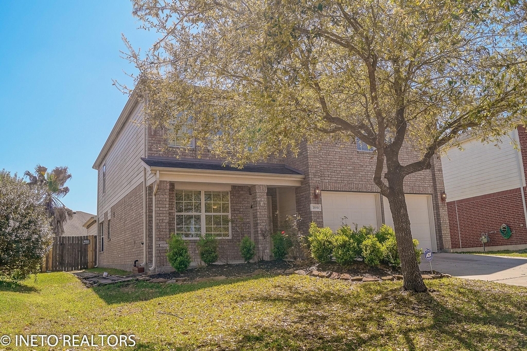 2819 Foster Hill Drive - Photo 1