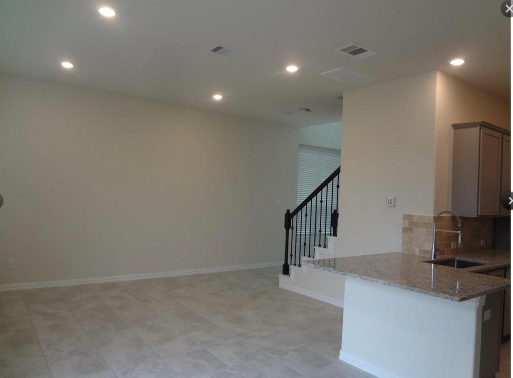 1627 Ryon Falls Drive - Photo 3